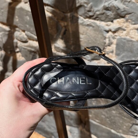 Chanel Black Crumpled Leather Chain Accent Quilted Wedge Sandals - Picture 9 of 14